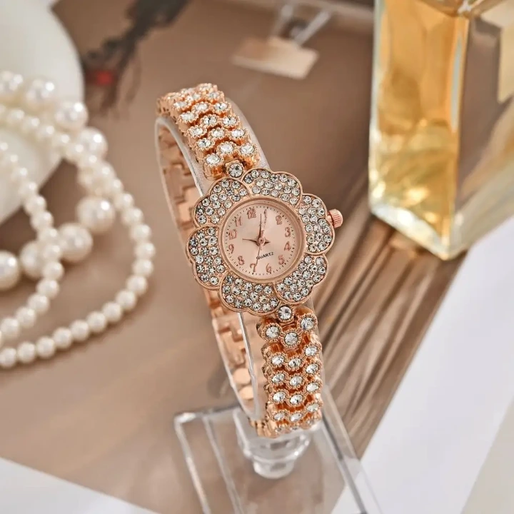 Crystal Diamond Flower design Anolog Watch for women